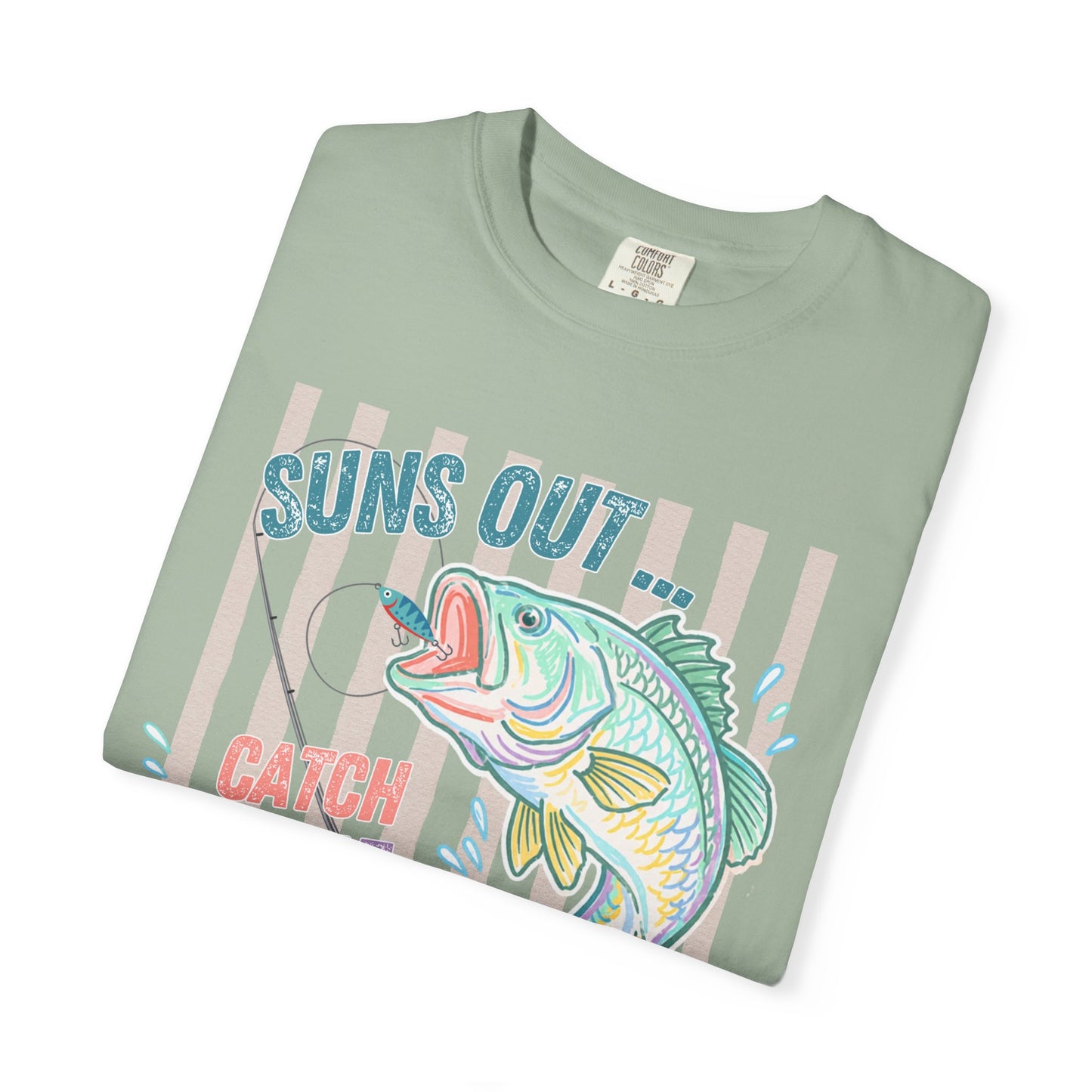 COMFORT COLORS - Suns Out Catch Me at the Lake Fishing T-Shirt