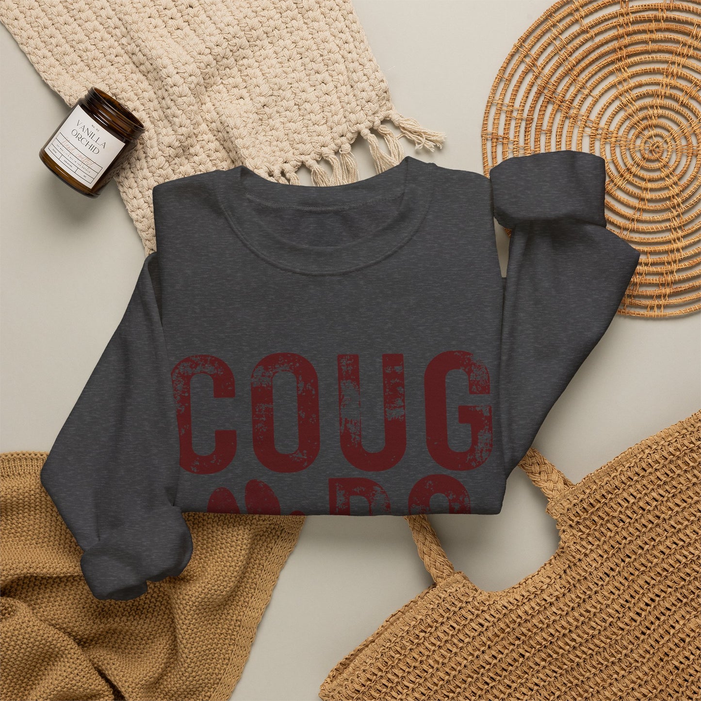 GILDAN - Cougars Paw Crewneck Sweatshirt – Vintage Distressed Cougar Paw Graphic