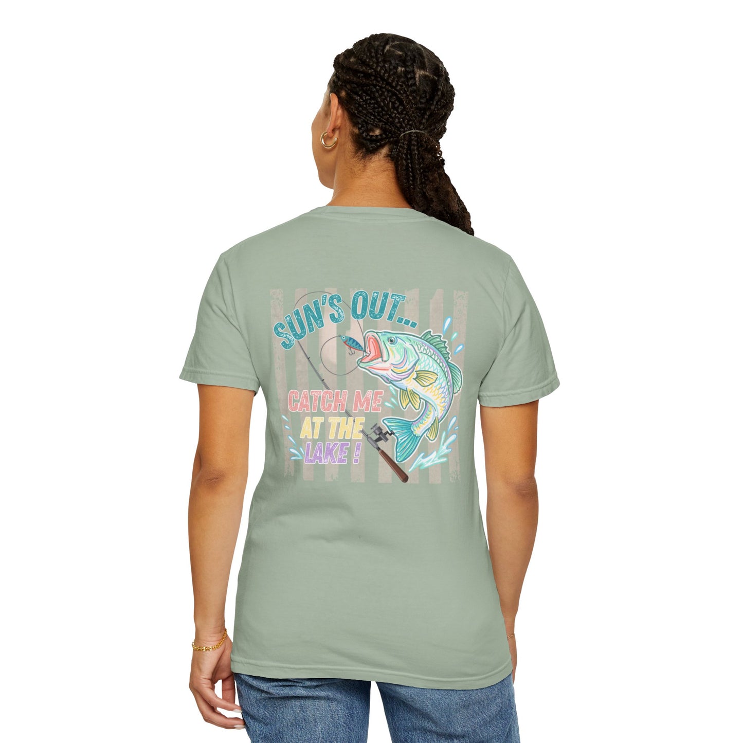 COMFORT COLORS - Catch me at the lake 2 side design tee