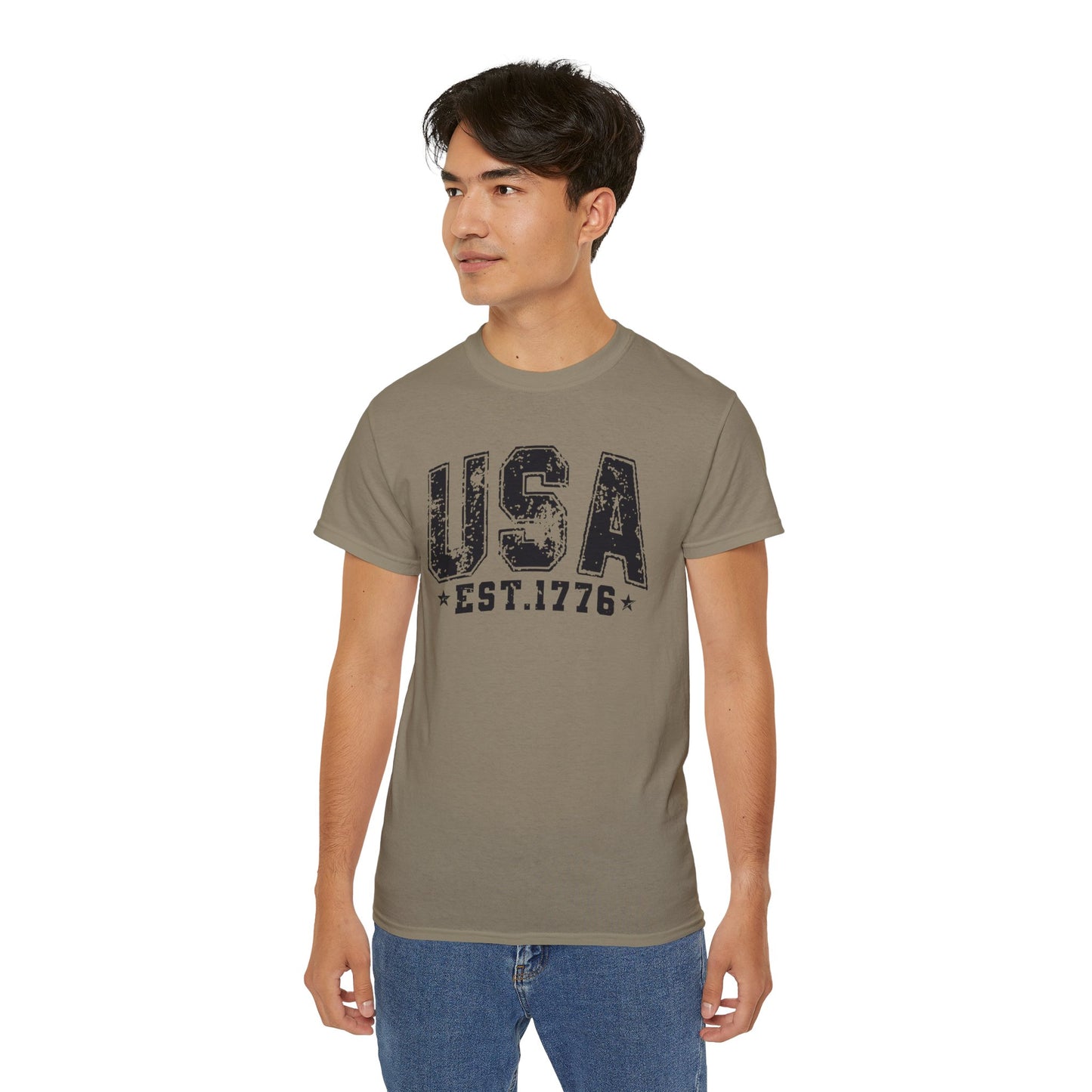 GILDAN - USA EST.1776 T-Shirt — Vintage Patriotic American Tee for 4th of July