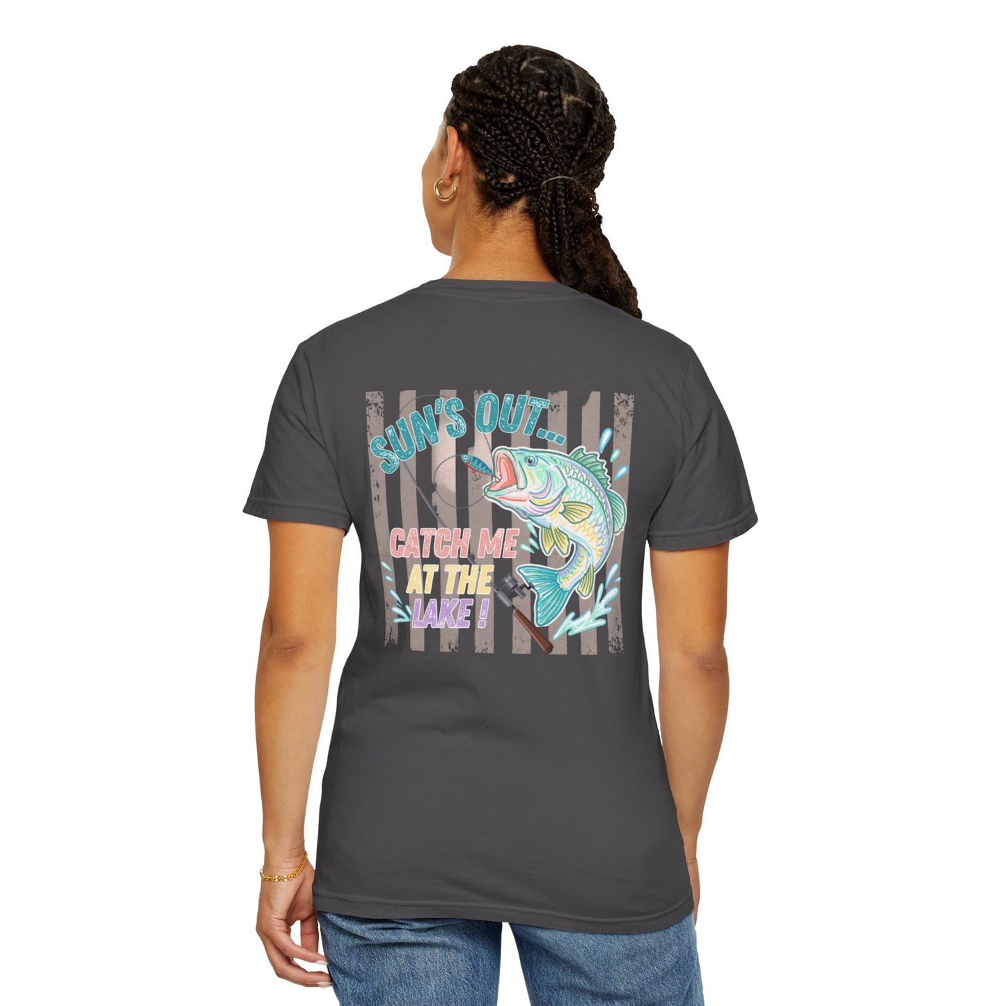 COMFORT COLORS - Catch me at the lake 2 side design tee