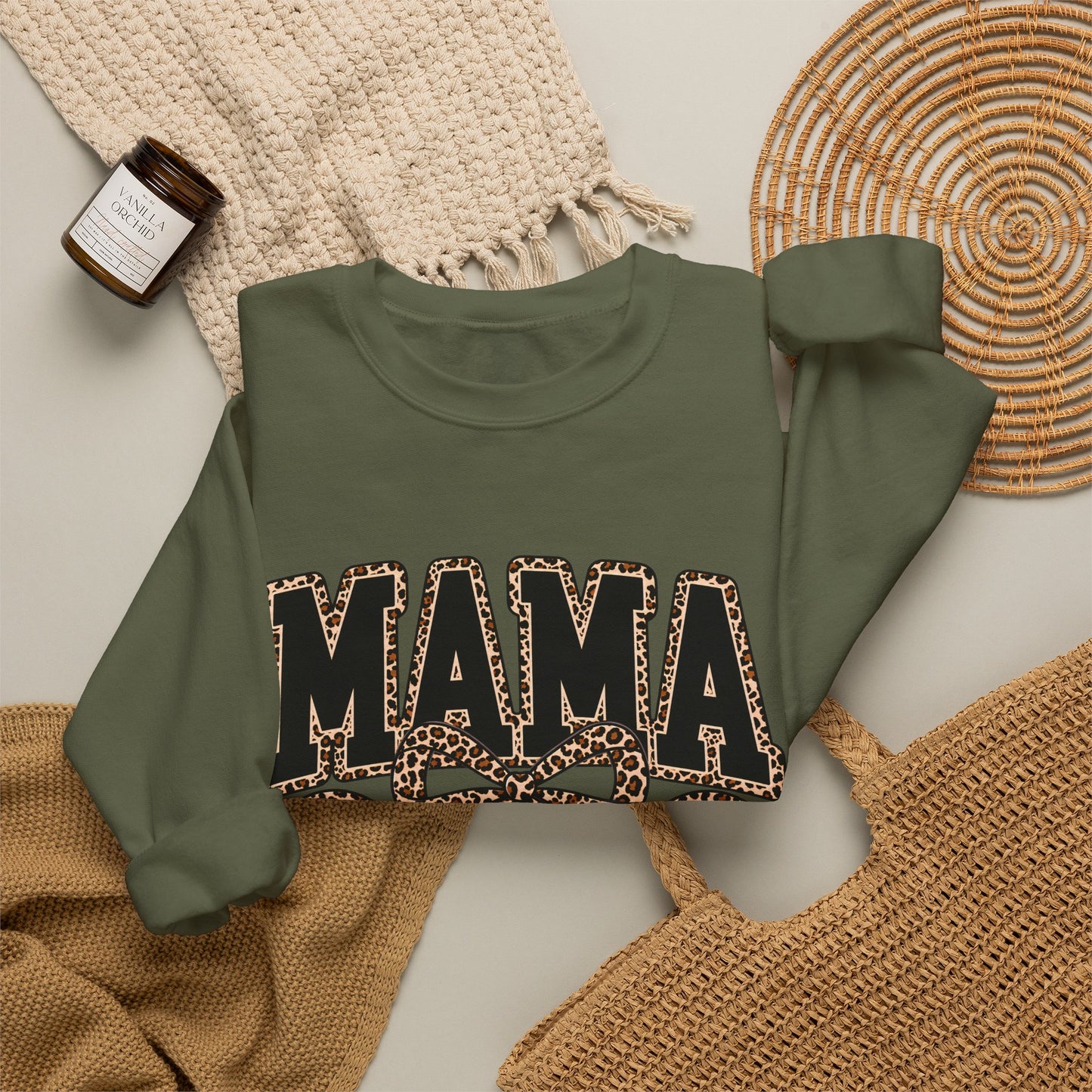 GILDAN - MAMA Graphic Crewneck Sweatshirt