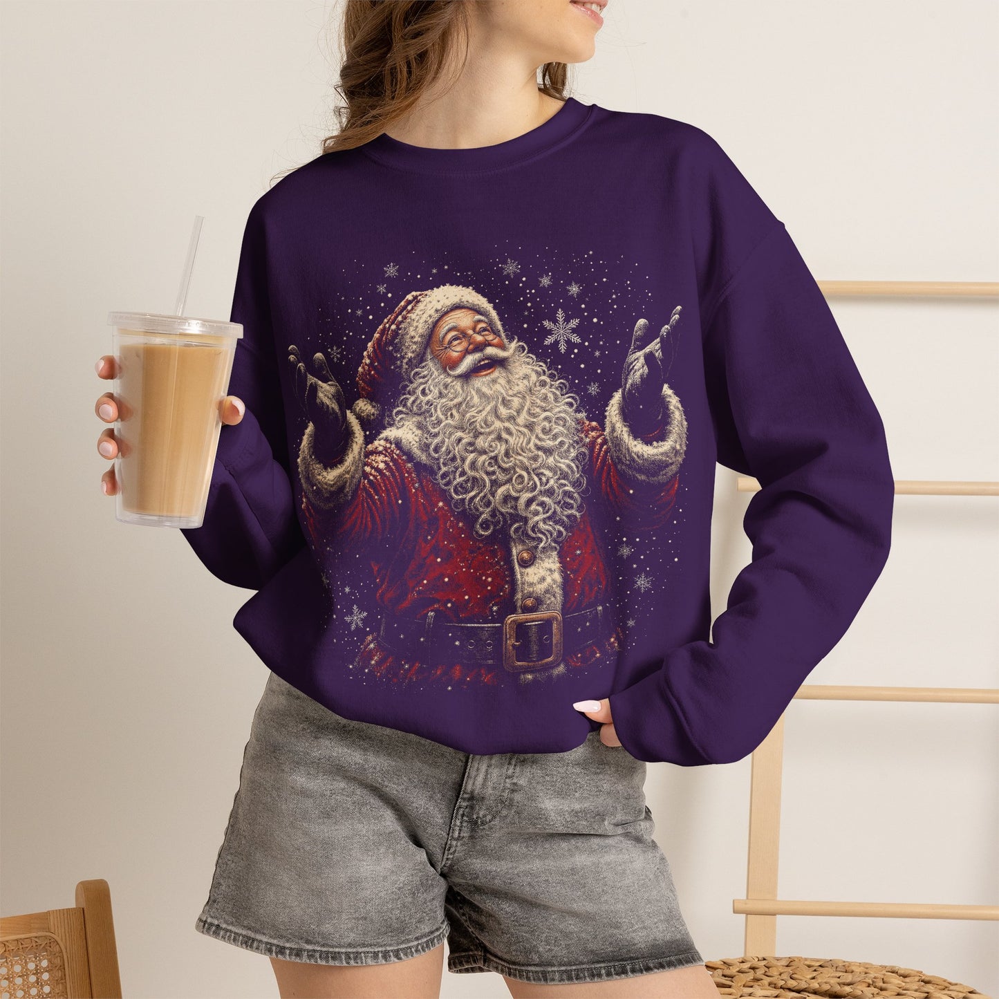 GILDAN - Vintage Santa Christmas Crewneck Sweatshirt