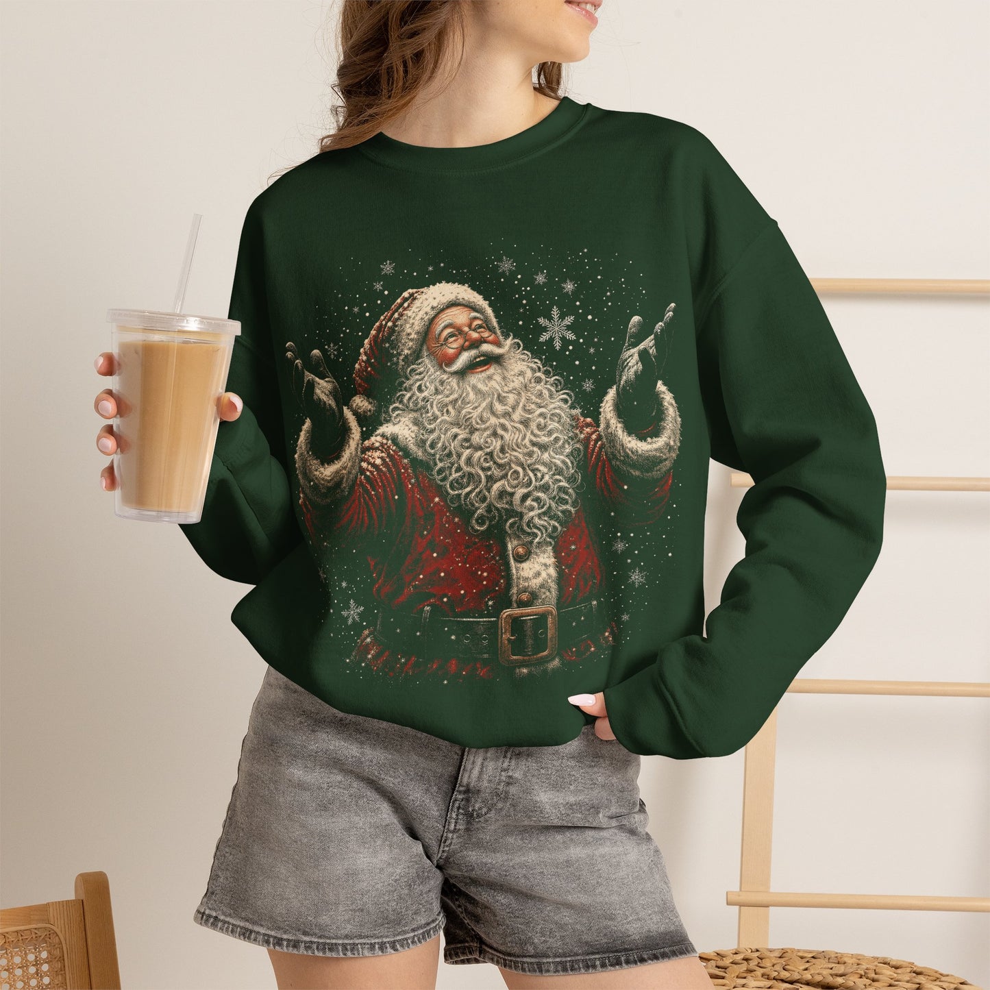 GILDAN - Vintage Santa Christmas Crewneck Sweatshirt