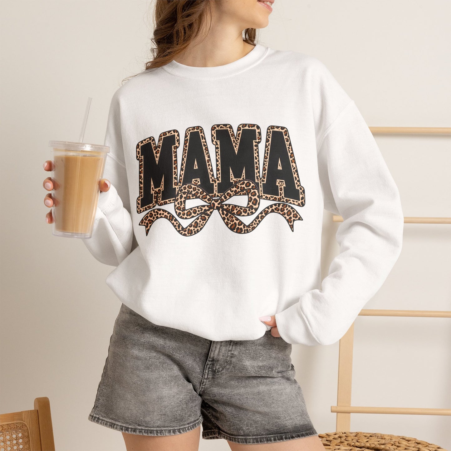 GILDAN - MAMA Graphic Crewneck Sweatshirt