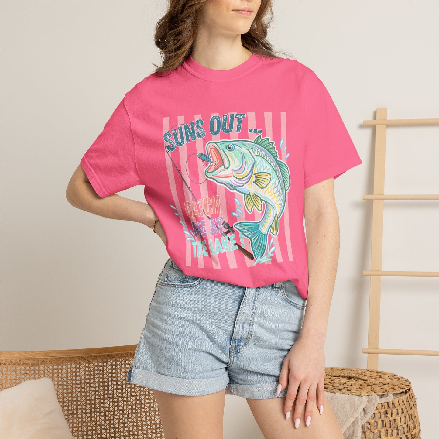 COMFORT COLORS - Suns Out Catch Me at the Lake Fishing T-Shirt