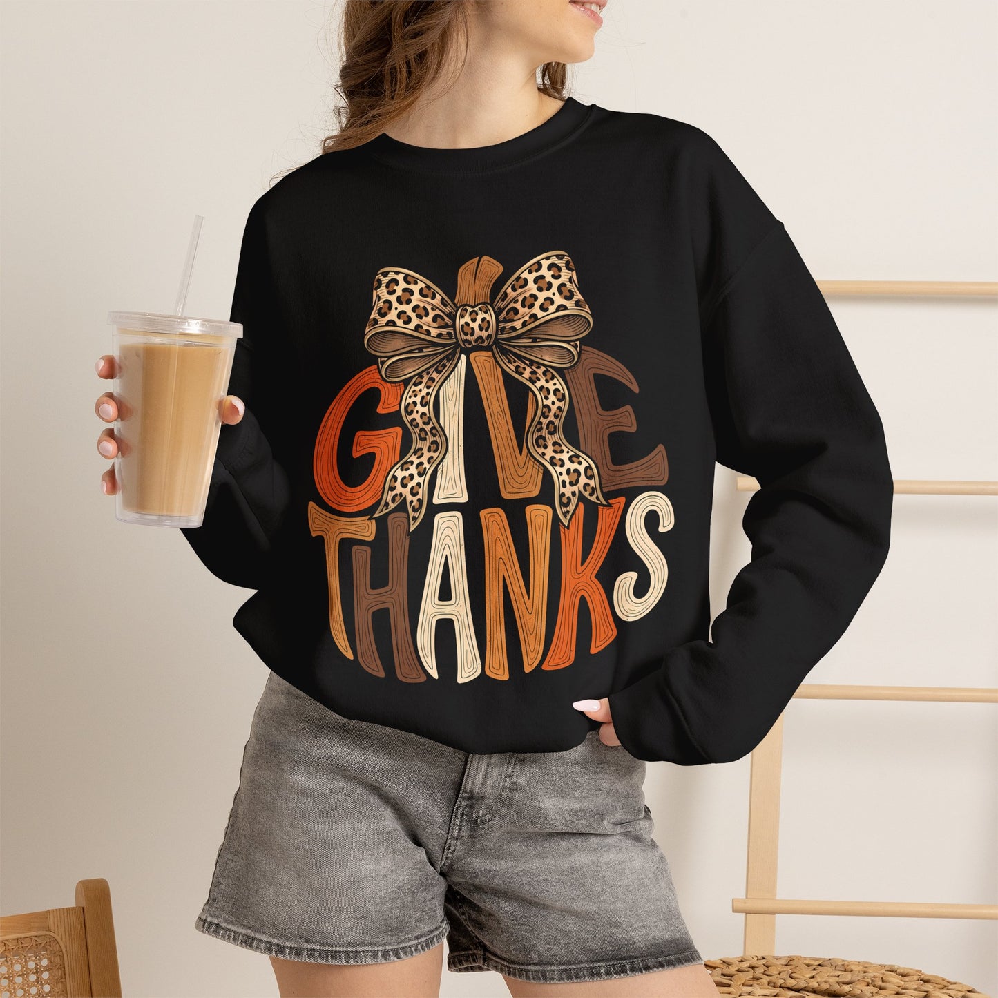 GILDAN - Give Thanks Thanksgiving Bow Sweatshirt