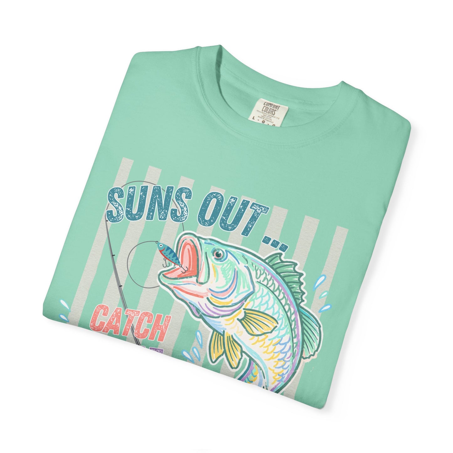 COMFORT COLORS - Suns Out Catch Me at the Lake Fishing T-Shirt
