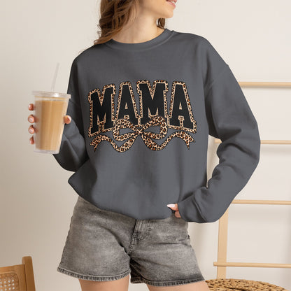 GILDAN - MAMA Graphic Crewneck Sweatshirt