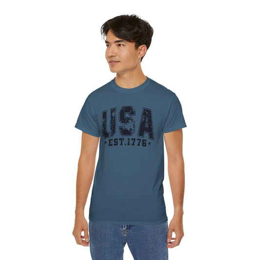 GILDAN - USA EST.1776 T-Shirt — Vintage Patriotic American Tee for 4th of July