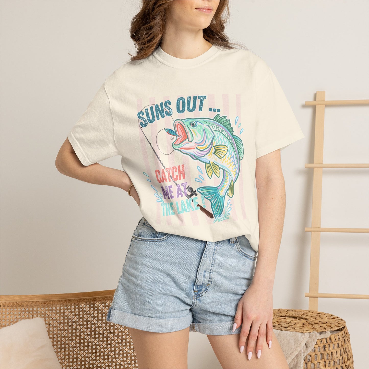 COMFORT COLORS - Suns Out Catch Me at the Lake Fishing T-Shirt