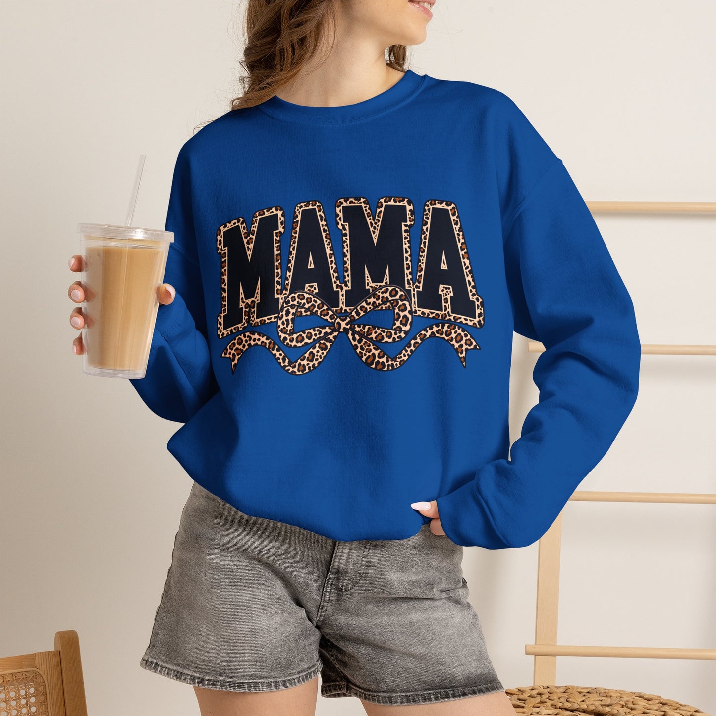 GILDAN - MAMA Graphic Crewneck Sweatshirt