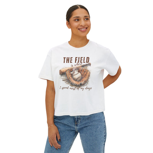 COMFORT COLORS - The Field Is Where I Spend Most Of My Days Women's Boxy Tee - Vintage Baseball Glove Design