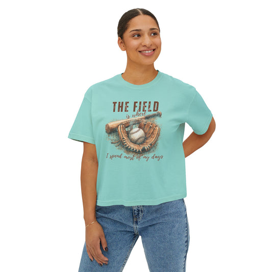 COMFORT COLORS - The Field Is Where I Spend Most Of My Days Women's Boxy Tee - Vintage Baseball Glove Design