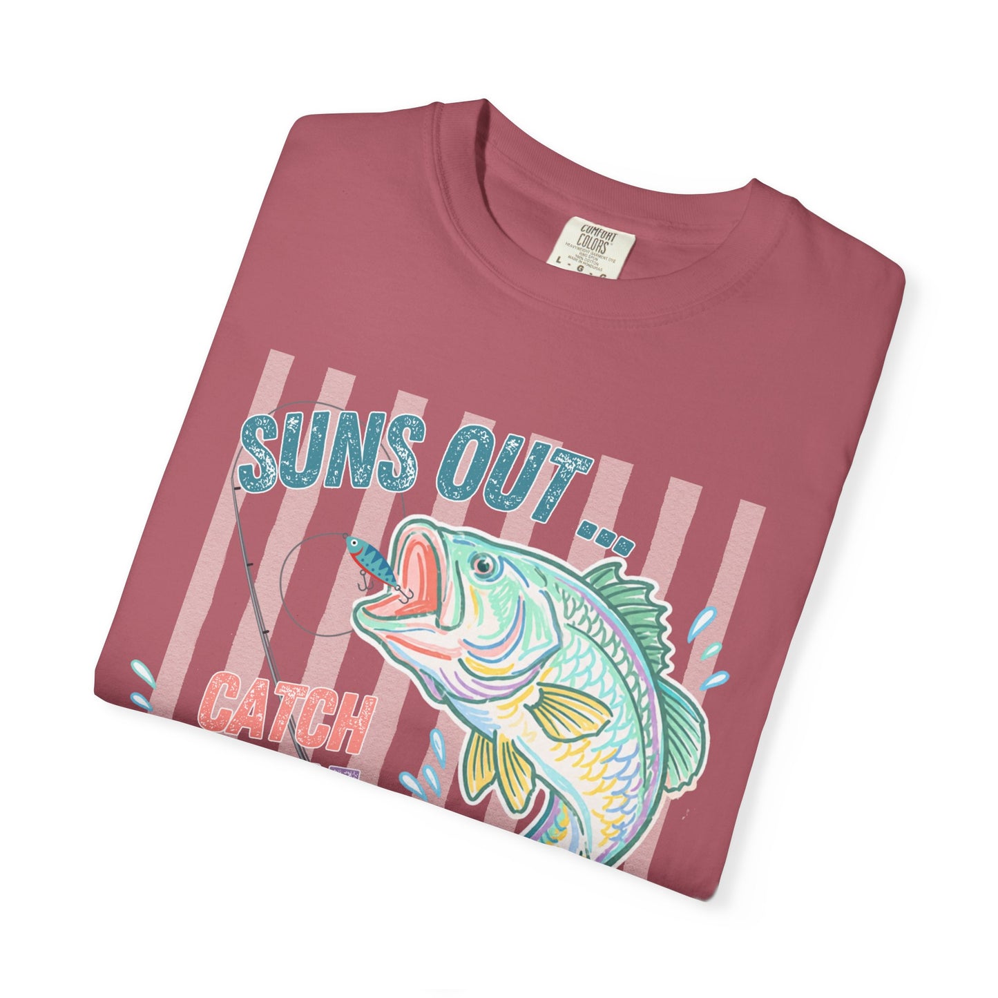 COMFORT COLORS - Suns Out Catch Me at the Lake Fishing T-Shirt