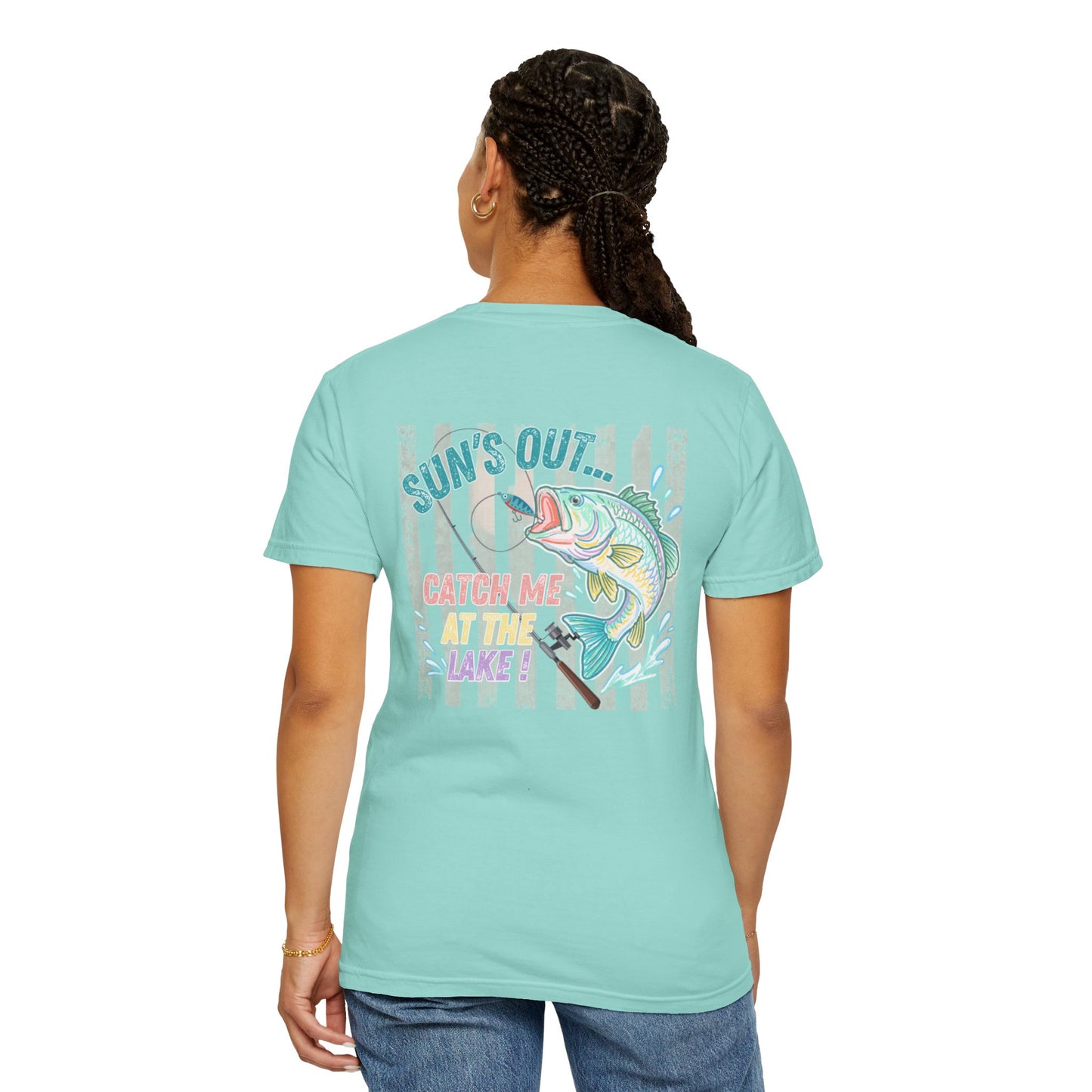 COMFORT COLORS - Catch me at the lake 2 side design tee