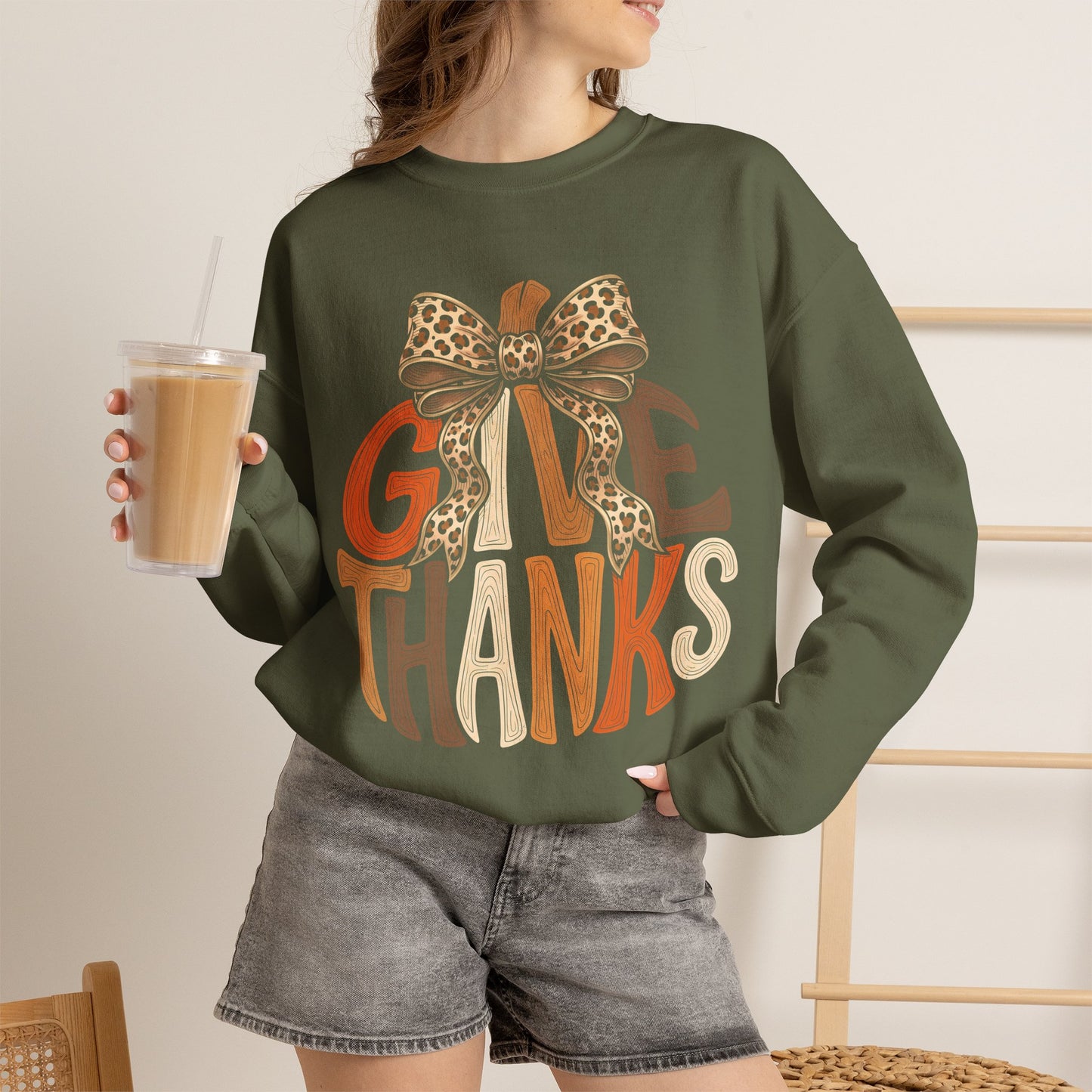 GILDAN - Give Thanks Thanksgiving Bow Sweatshirt