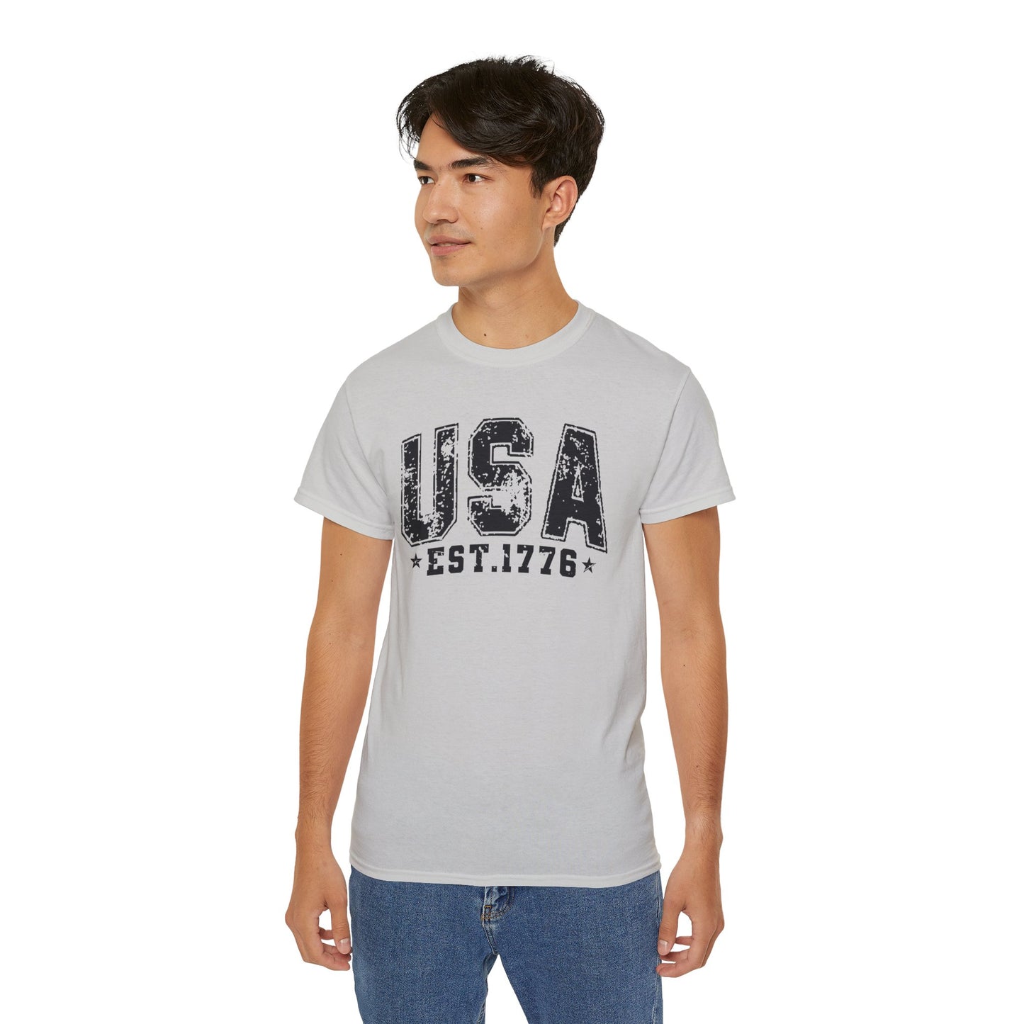 GILDAN - USA EST.1776 T-Shirt — Vintage Patriotic American Tee for 4th of July