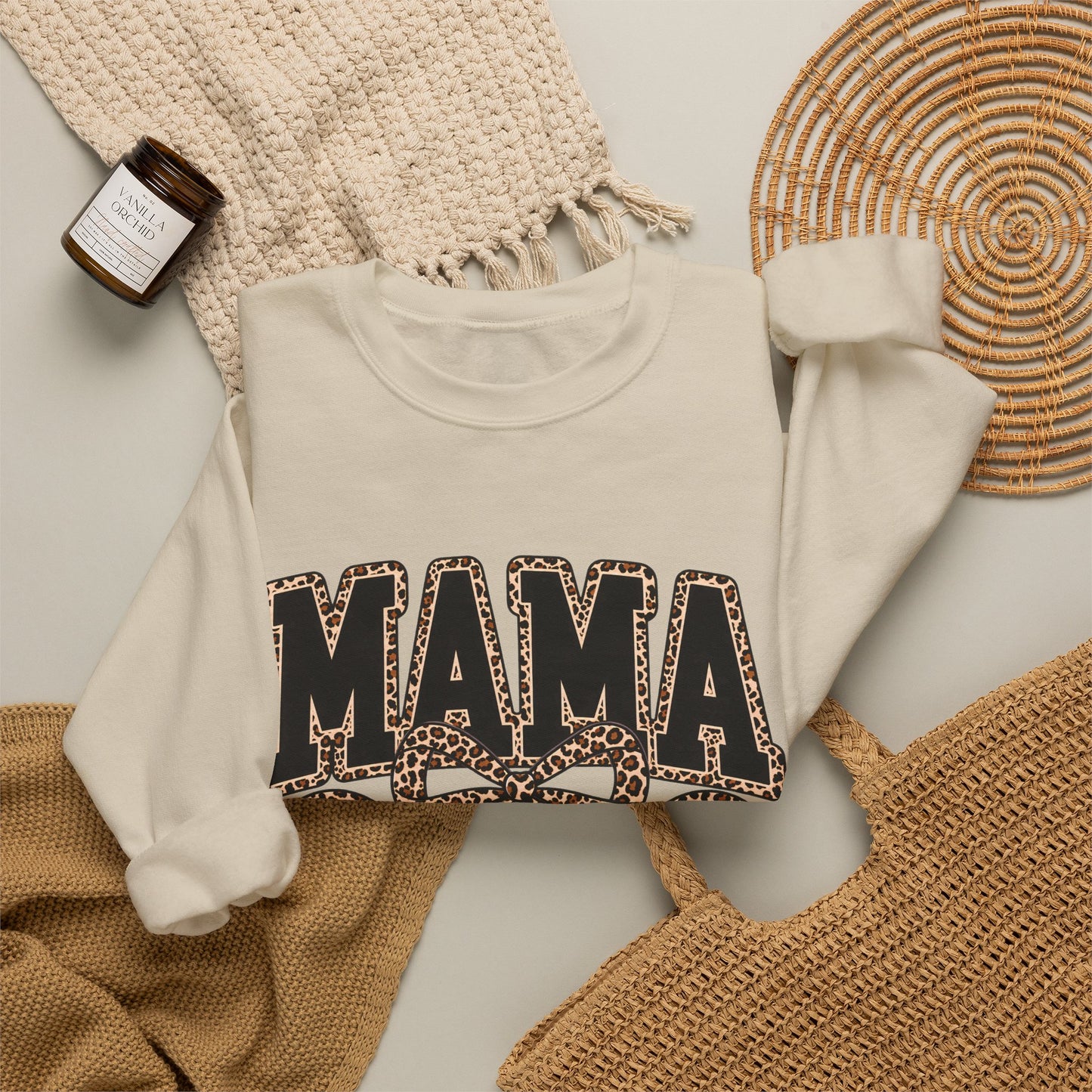 GILDAN - MAMA Graphic Crewneck Sweatshirt