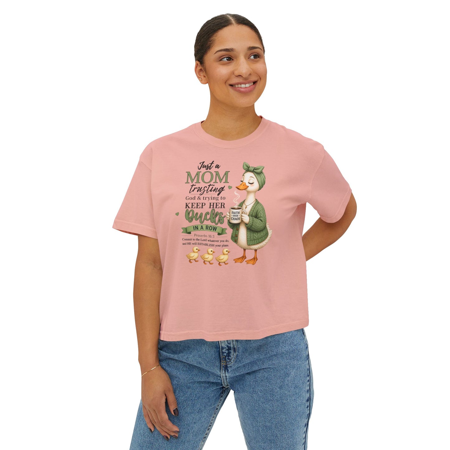 COMFORT COLOR CROP TOP - Mom Trusting God Tee — "Keep Her Ducks in a Row" Cute Duck Mom Shirt