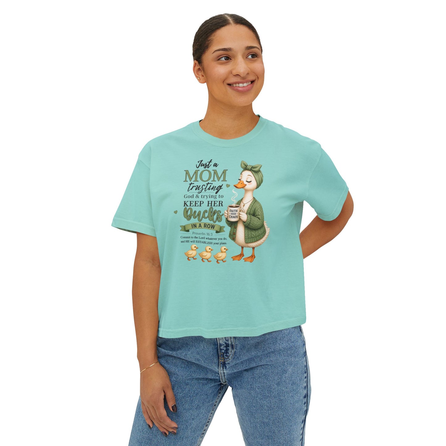 COMFORT COLOR CROP TOP - Mom Trusting God Tee — "Keep Her Ducks in a Row" Cute Duck Mom Shirt