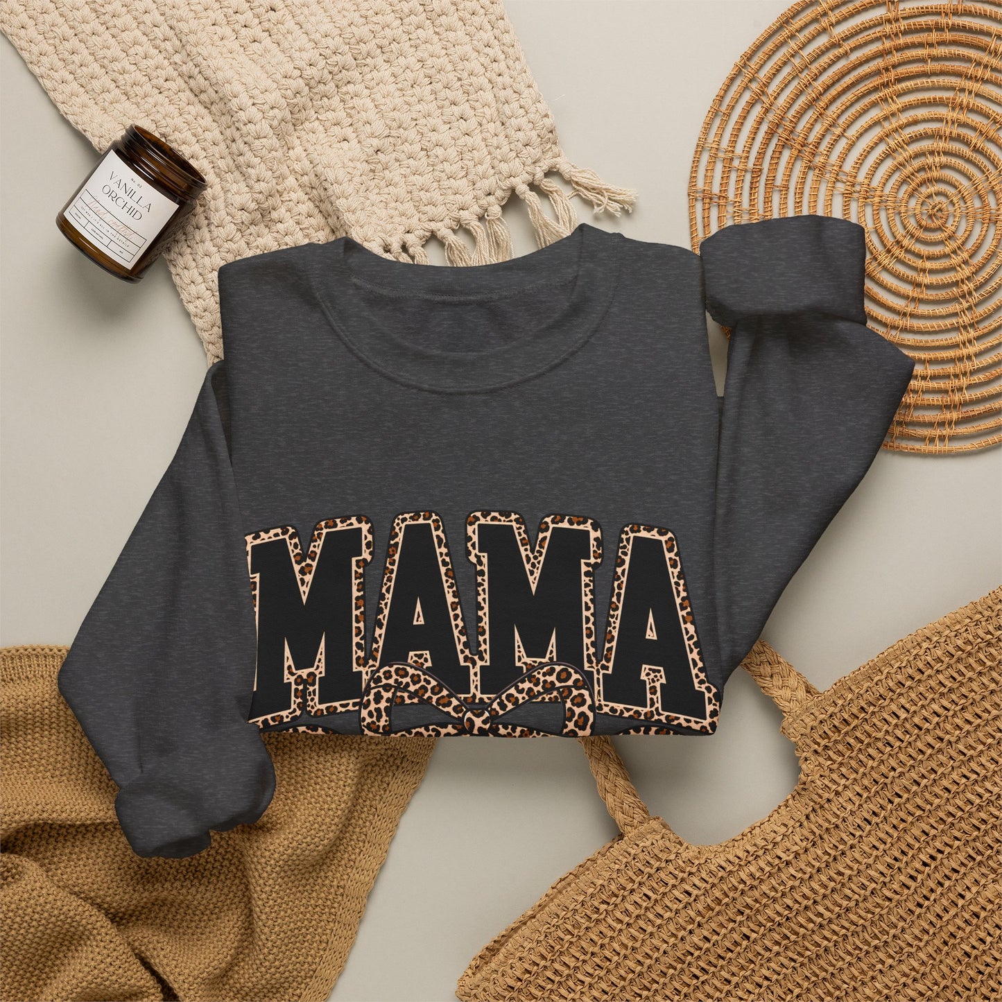 GILDAN - MAMA Graphic Crewneck Sweatshirt